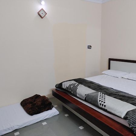 Ramashray Guest House Ujjain Exteriör bild