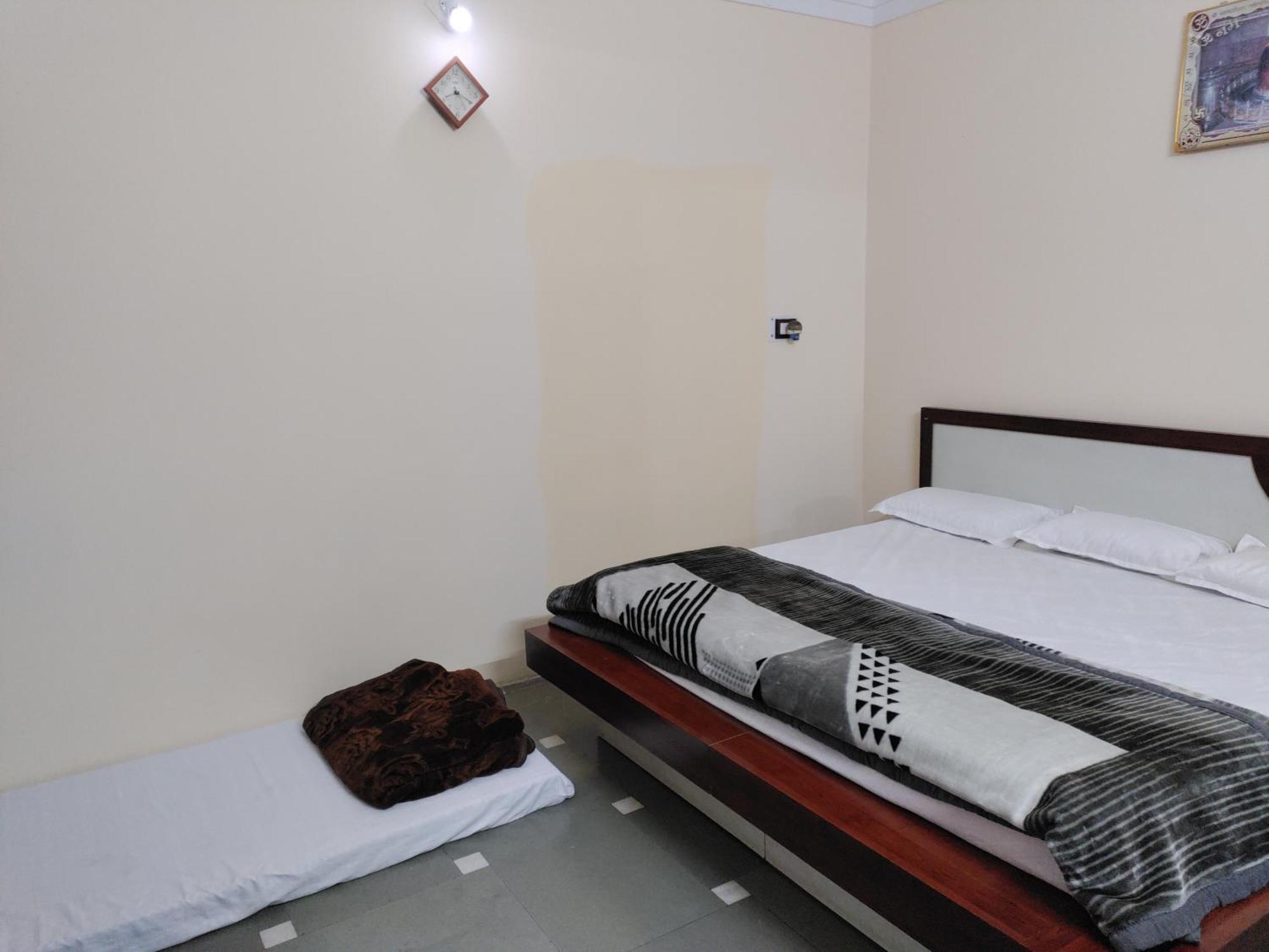 Ramashray Guest House Ujjain Exteriör bild