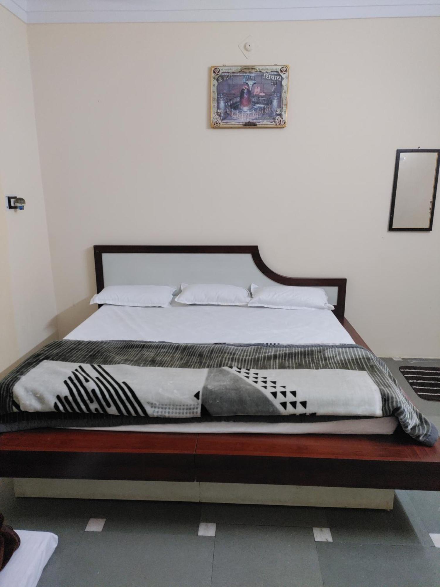 Ramashray Guest House Ujjain Exteriör bild